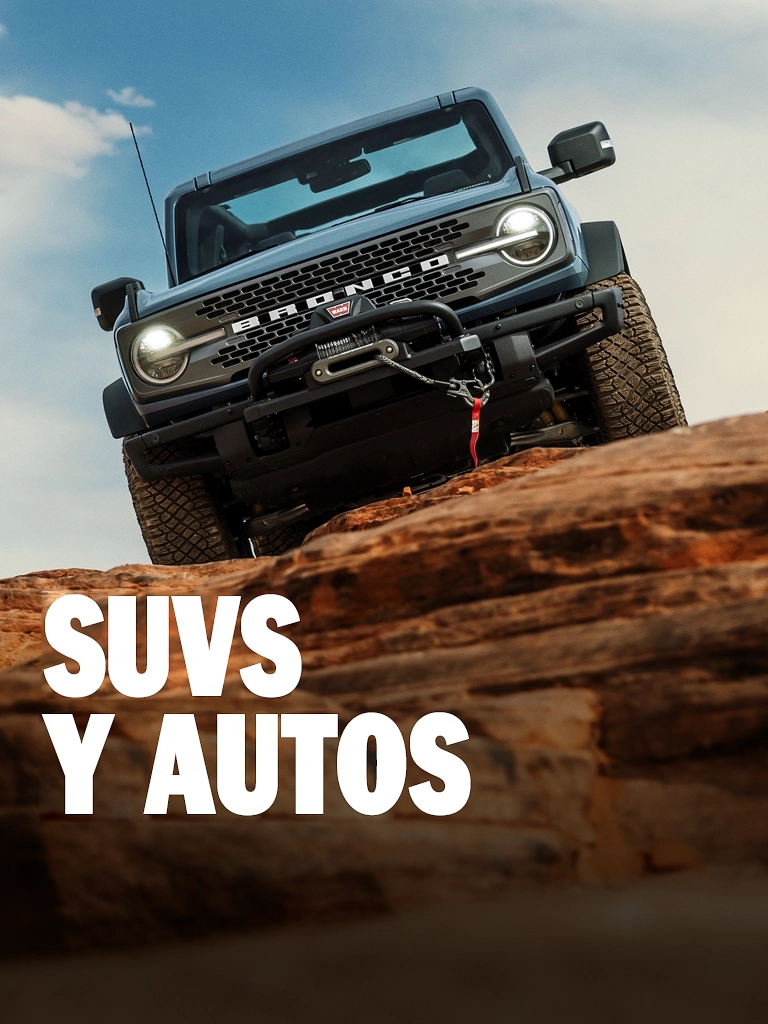 Las SUVS Ford Bronco® y Expedition® andando por el camino