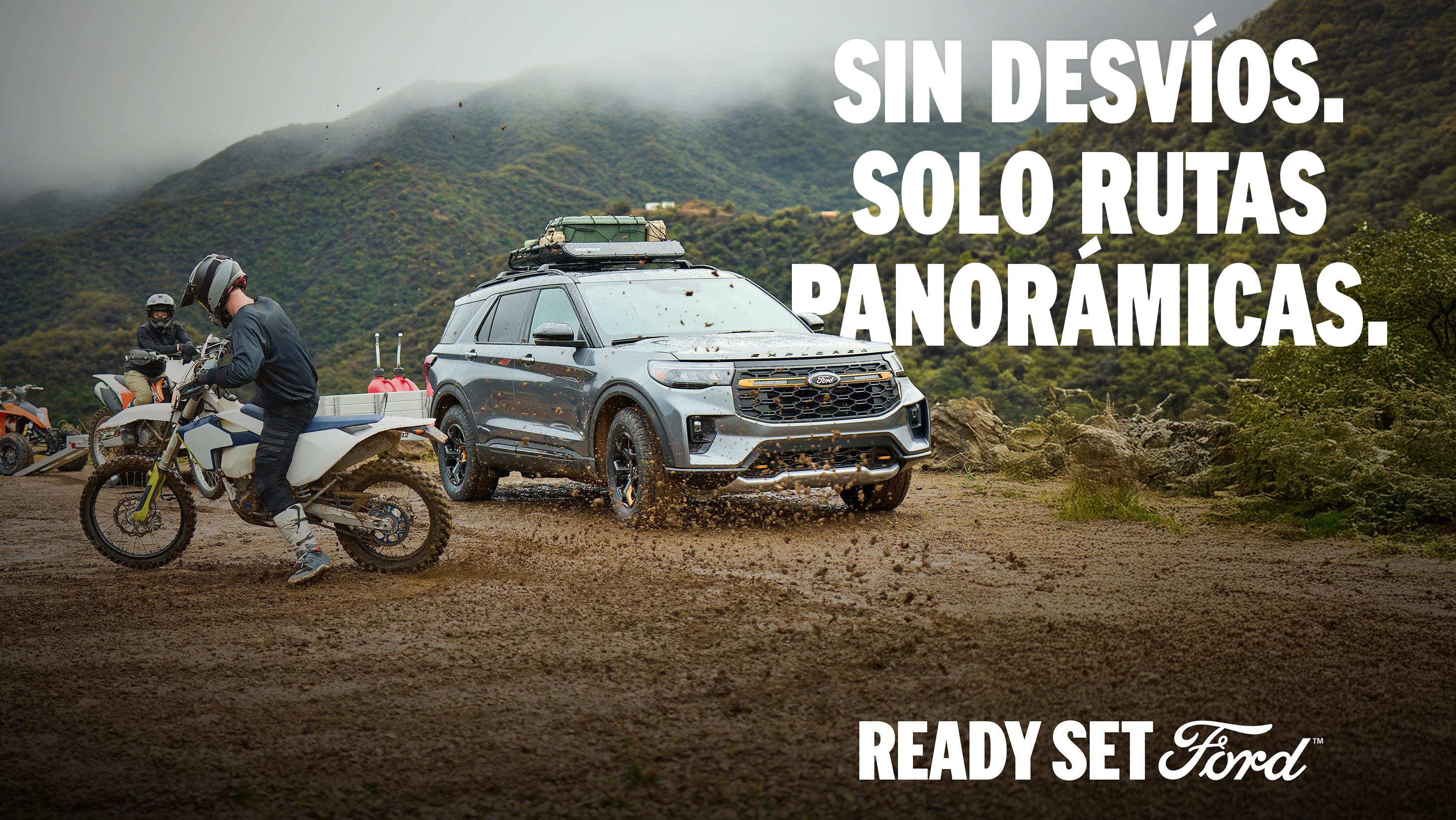 Una SUV Ford Explorer® Tremor® 2026 estacionada en un mirador montañoso