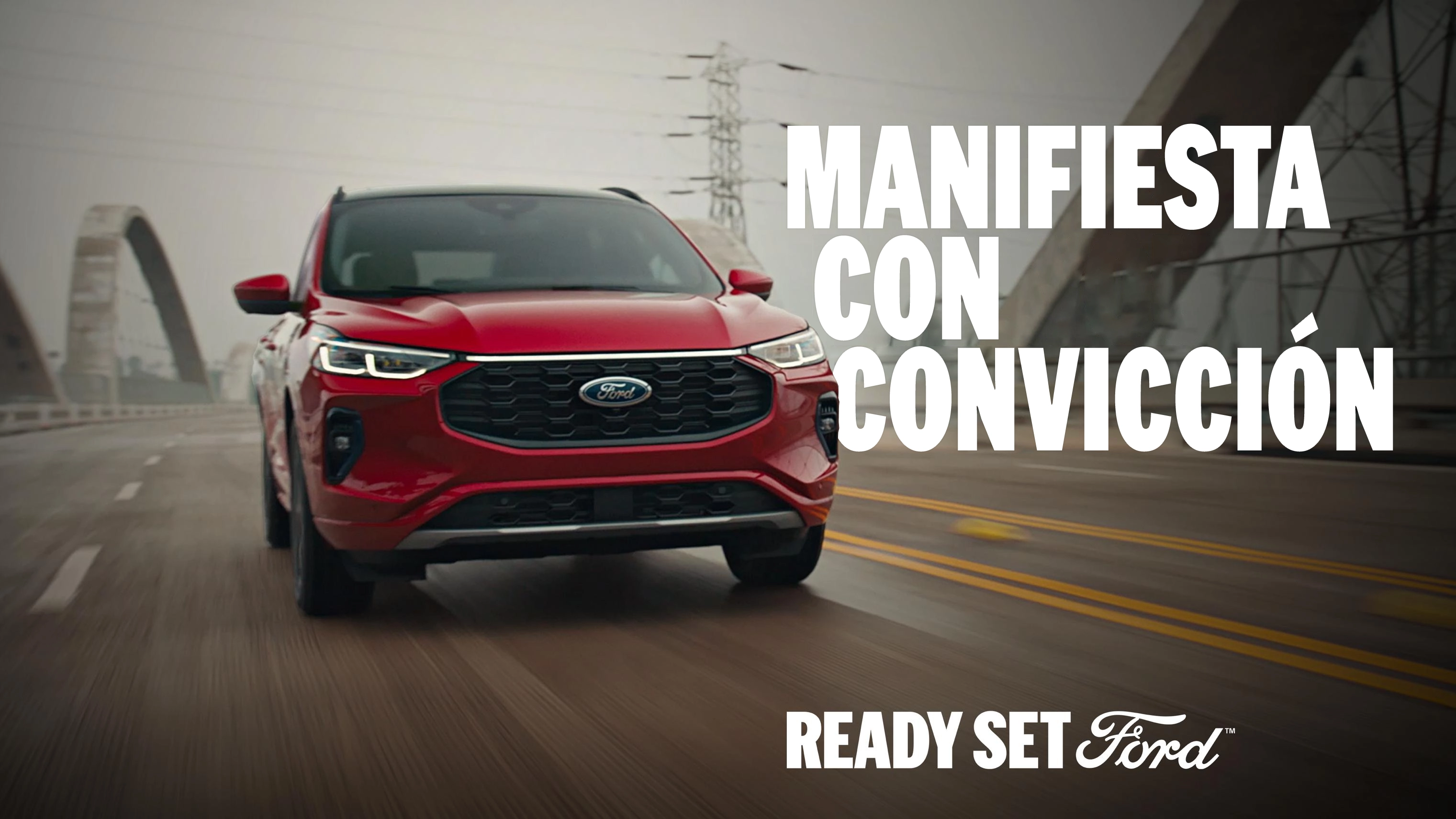 Video de una SUV Ford Escape® 2026 circulando por la carretera