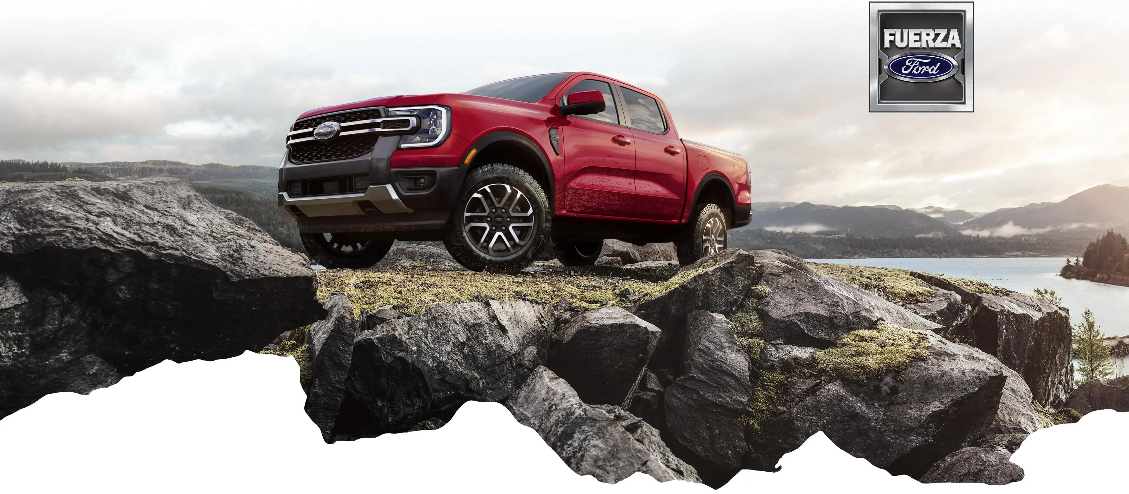 Una camioneta Ford Ranger® Lariat® 2026 estacionada en una montaña rocosa