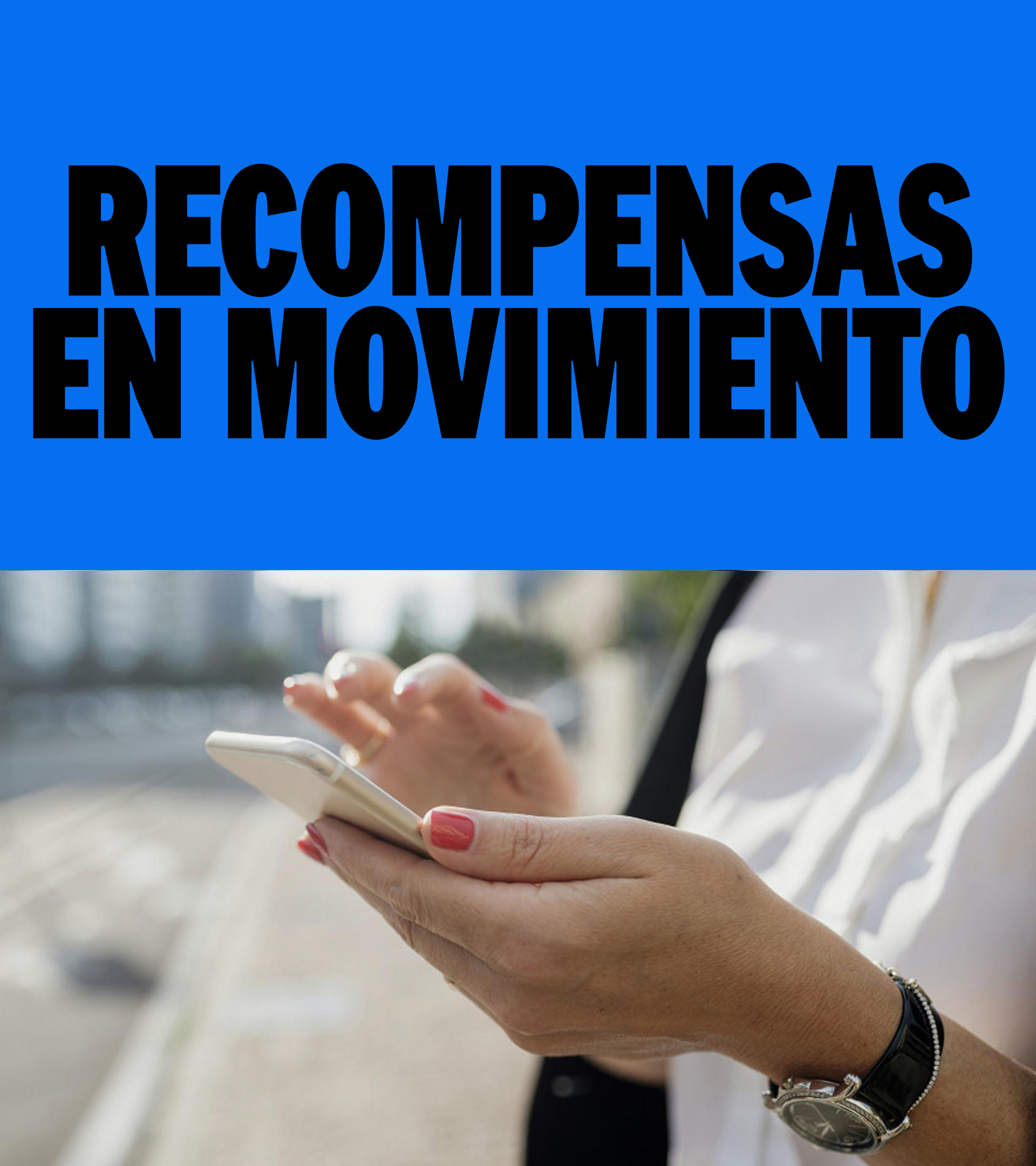 Persona parada al aire libre en una ciudad sosteniendo y usando un smartphone