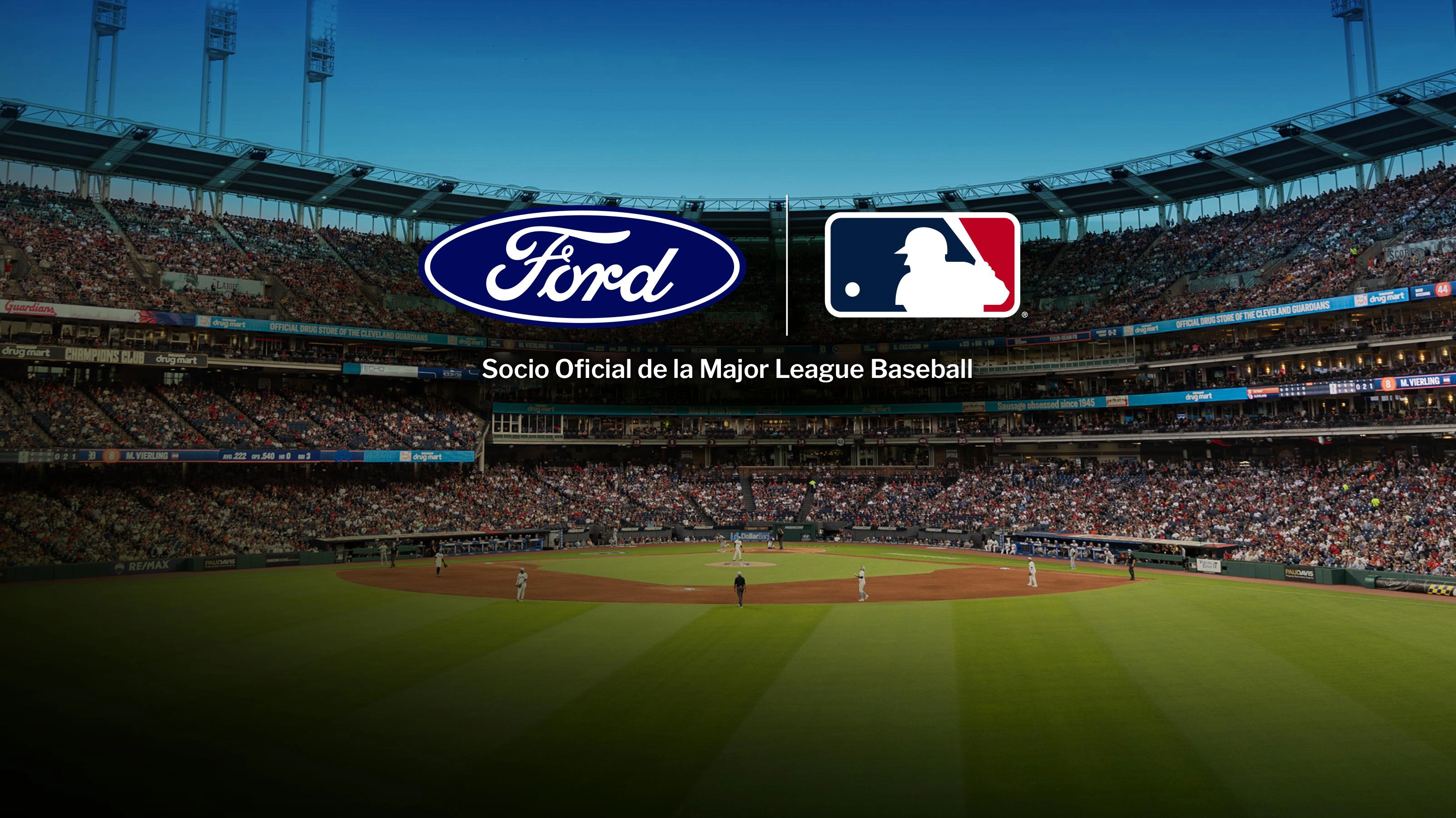 Anuncio de sociedad de Ford y MLB superpuesto en un estadio de béisbol