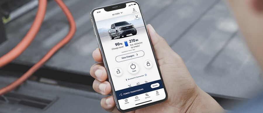 La aplicación FordPass™ que se muestra en un smartphone