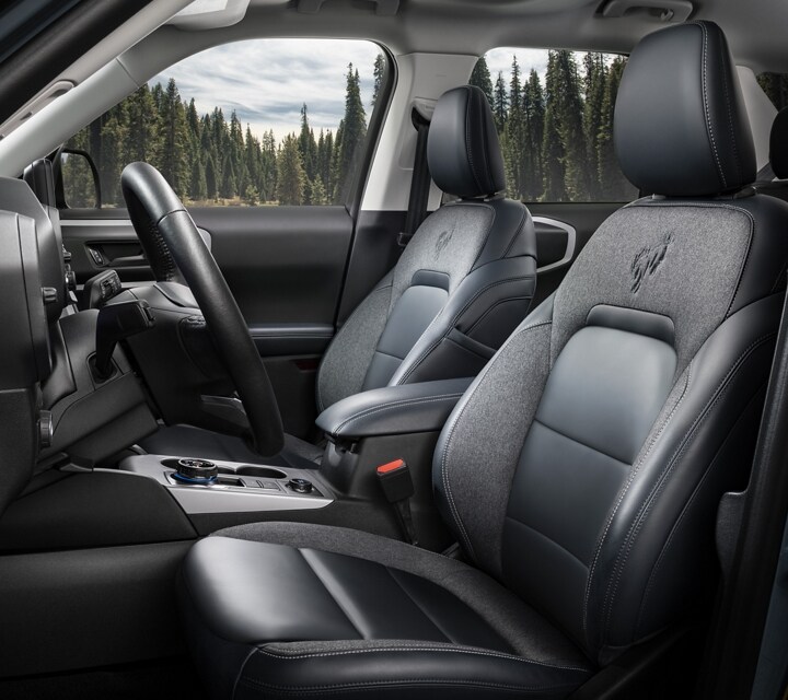 Primer plano del interior de una SUV Ford Bronco® Sport 2023
