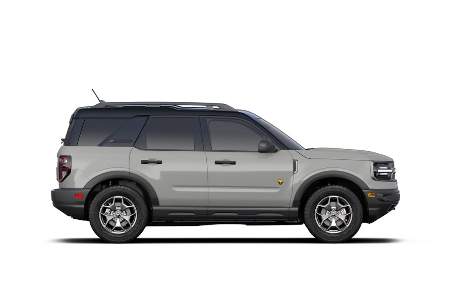 Se muestra el modelo Ford Bronco® Sport Badlands® 2023 de perfil