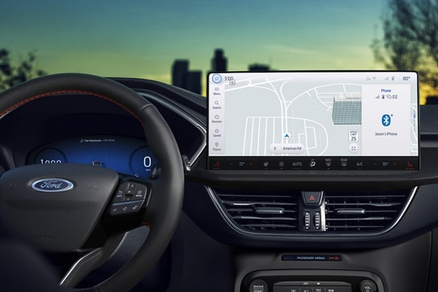 Vista interior de una Ford Escape® 2023 que muestra la pantalla del tablero SYNC® 4