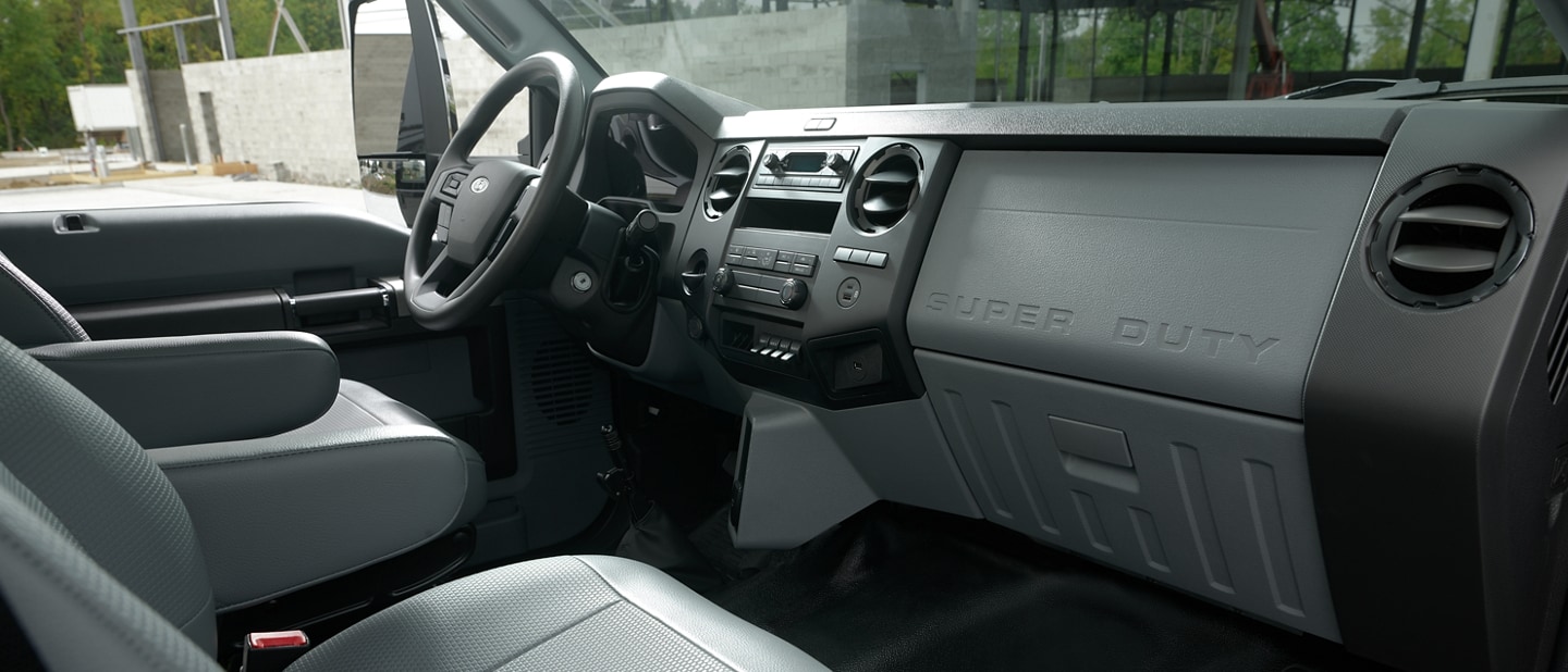 Interior de la Ford F-750 Regular Cab 2024