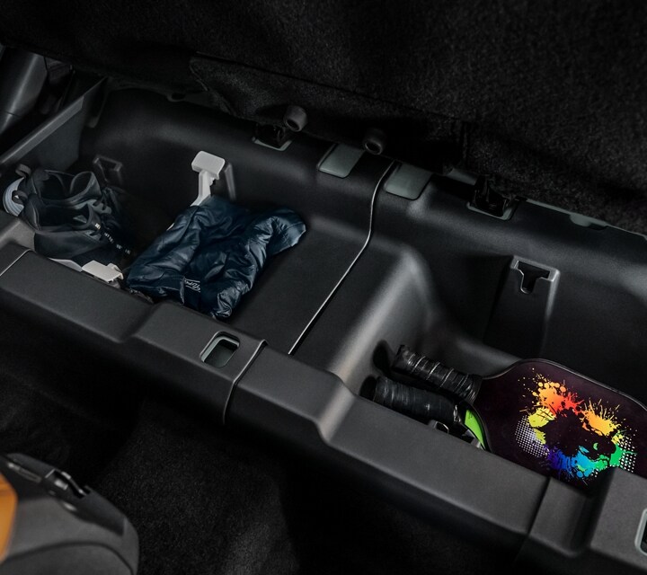 Un primer plano de la opción de espacio de almacenamiento interior en una camioneta Ford Maverick® 2024