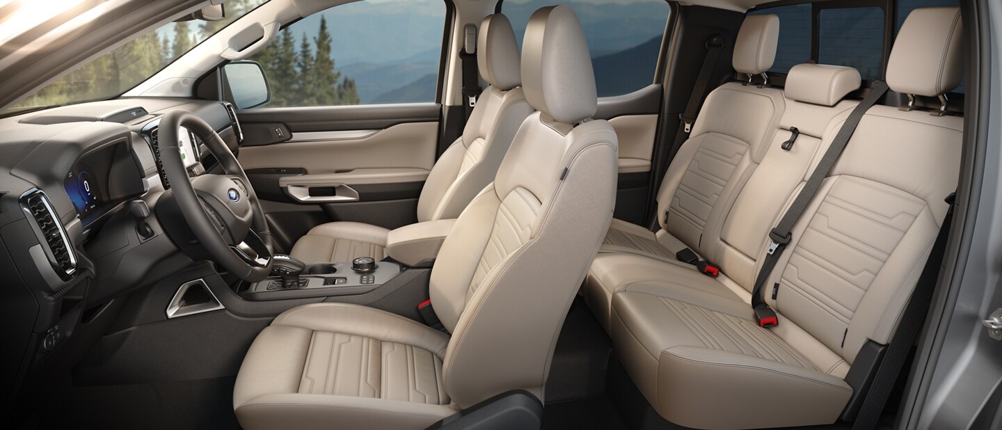 Asientos de una camioneta Ford Ranger® 2024